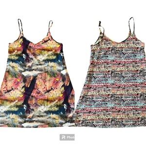 Reversible summer dress with adjustable straps